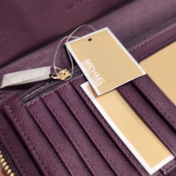 Michael Michael Kors Jet Set Travel Continental Wallet - Picture 4 of 5